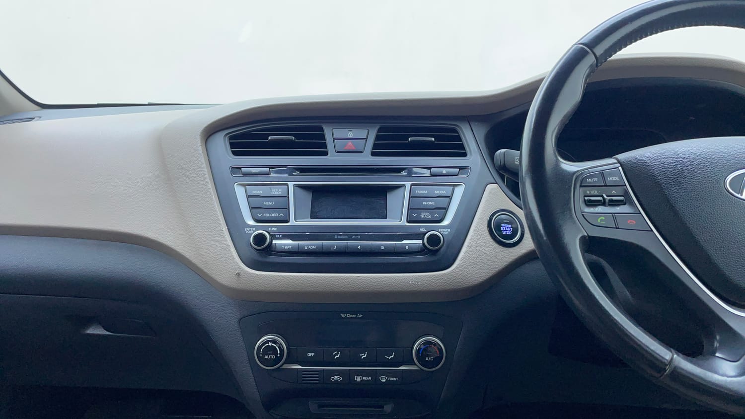 Used 2015 Hyundai Elite i20 Asta 1.2 Petrol Manual interior MUSIC SYSTEM & AC CONTROL VIEW