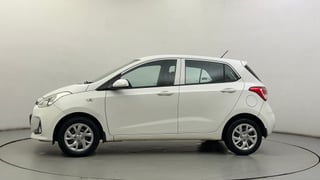 Used 2017 Hyundai Grand i10 Magna 1.2 Kappa VTVT Petrol Manual exterior LEFT SIDE VIEW