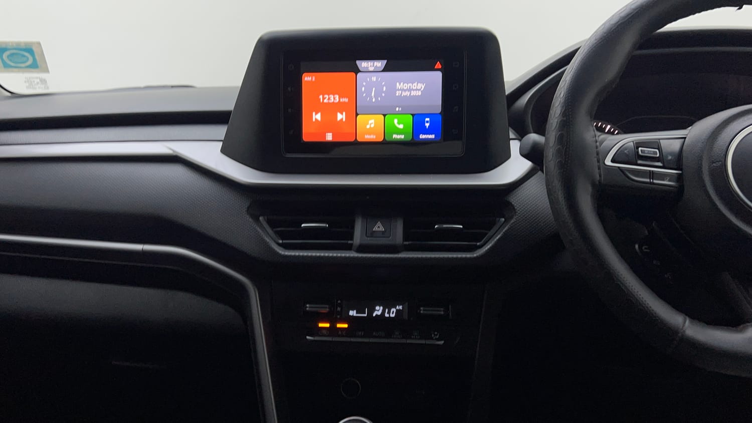 Used 2023 Maruti Suzuki Brezza VXi Petrol Manual interior MUSIC SYSTEM & AC CONTROL VIEW