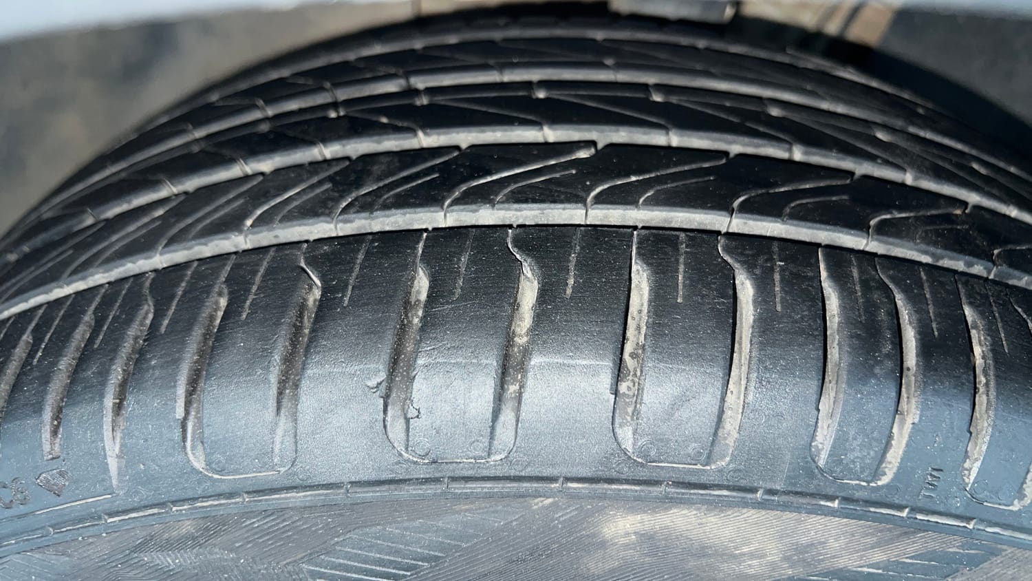 Used 2022 Skoda Kushaq Style 1.0L TSI MT Petrol Manual tyres LEFT FRONT TYRE TREAD VIEW