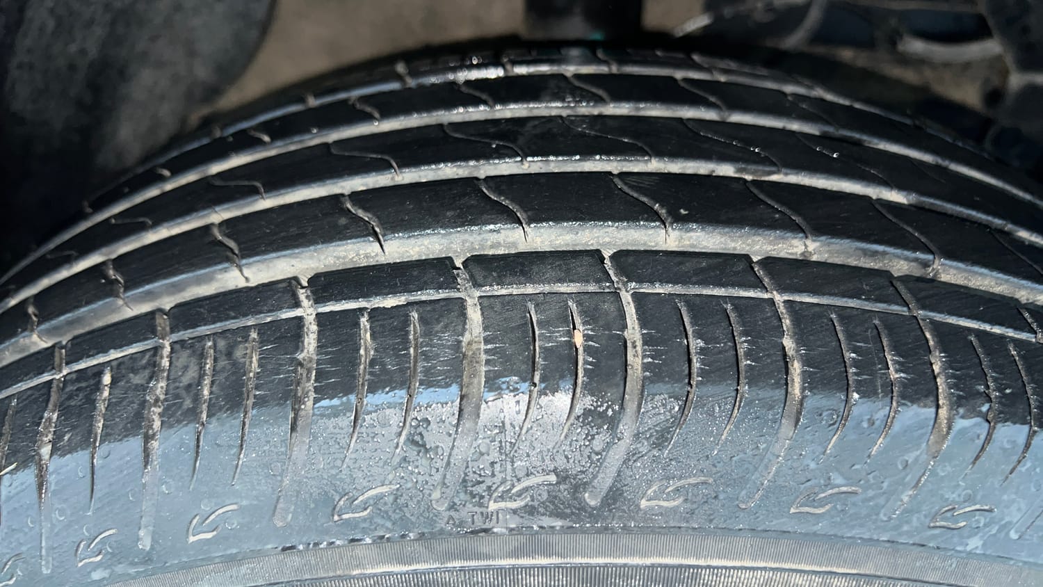 Used 2023 Maruti Suzuki Brezza VXi Petrol Manual tyres RIGHT FRONT TYRE TREAD VIEW