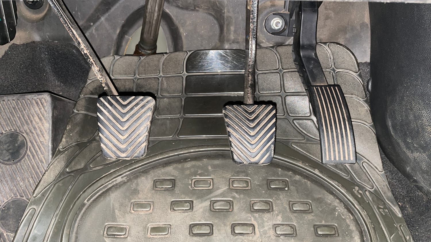 Used 2015 Hyundai Elite i20 Asta 1.2 Petrol Manual interior PEDALS VIEW