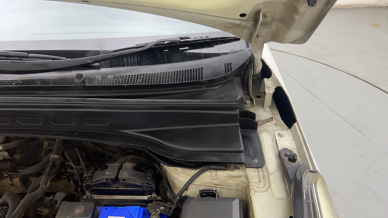 Used 2018 Hyundai Creta SX Plus 1.6 AT Petrol Petrol Automatic engine ENGINE LEFT SIDE HINGE & APRON VIEW