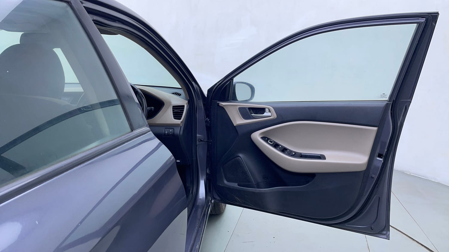 Used 2015 Hyundai Elite i20 Asta 1.2 Petrol Manual interior RIGHT FRONT DOOR OPEN VIEW