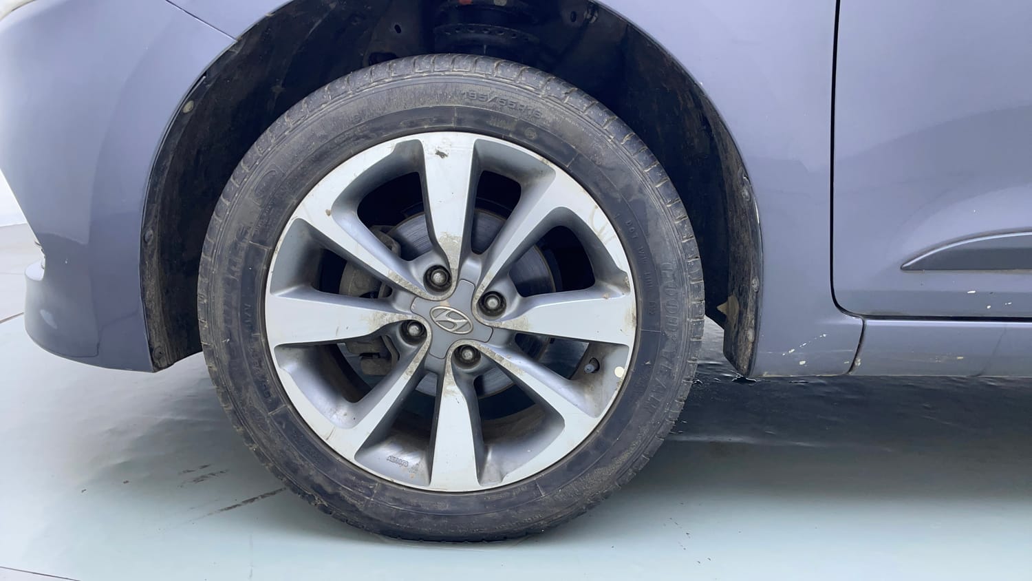 Used 2015 Hyundai Elite i20 Asta 1.2 Petrol Manual tyres LEFT FRONT TYRE RIM VIEW