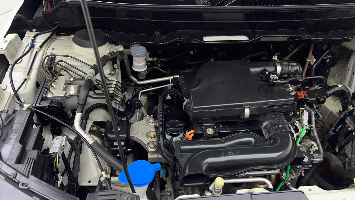 Used 2023 Maruti Suzuki Brezza VXi Petrol Manual engine ENGINE RIGHT SIDE VIEW