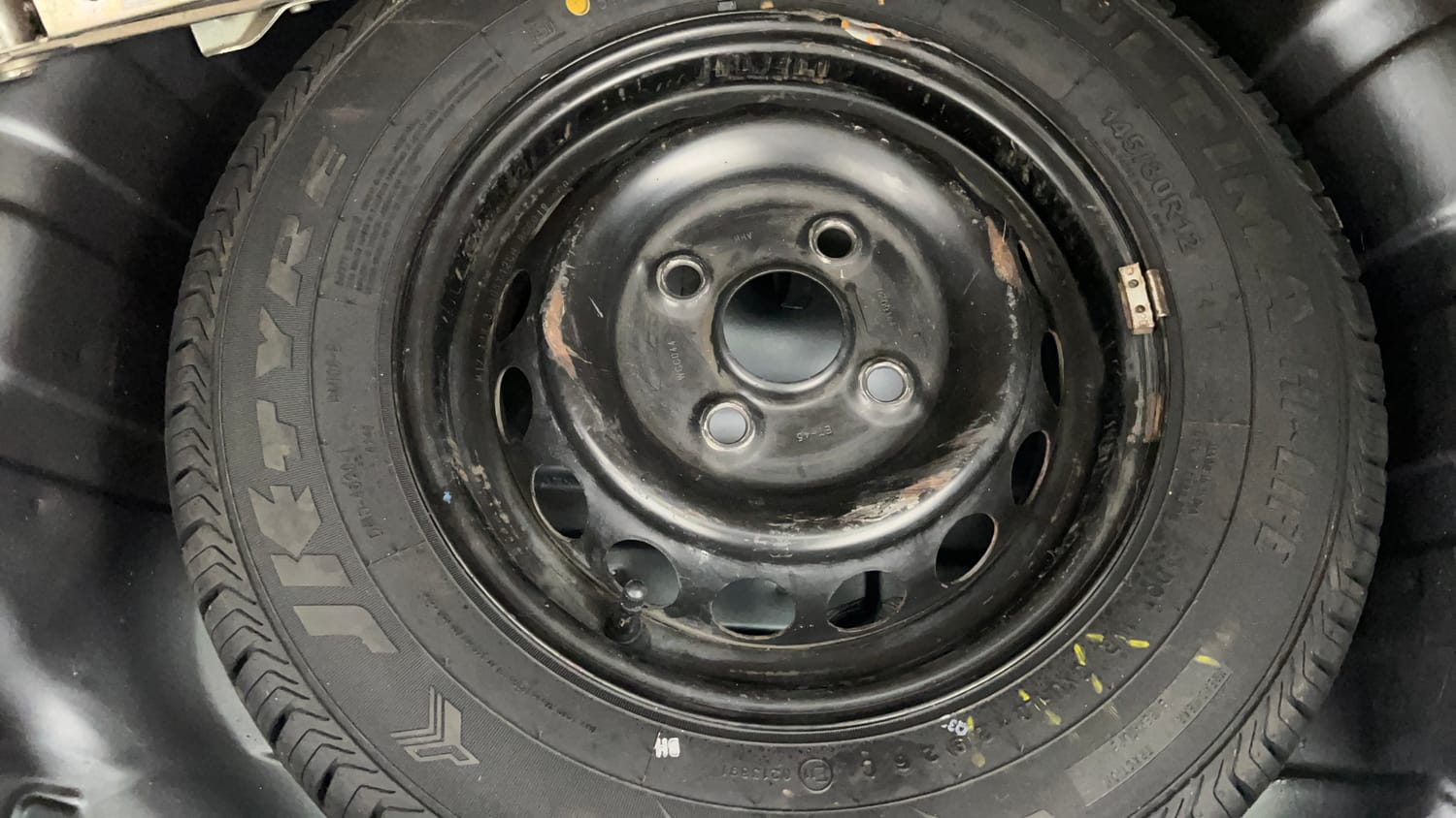 Used 2014 Maruti Suzuki Alto 800 Lxi Petrol Manual tyres SPARE TYRE VIEW