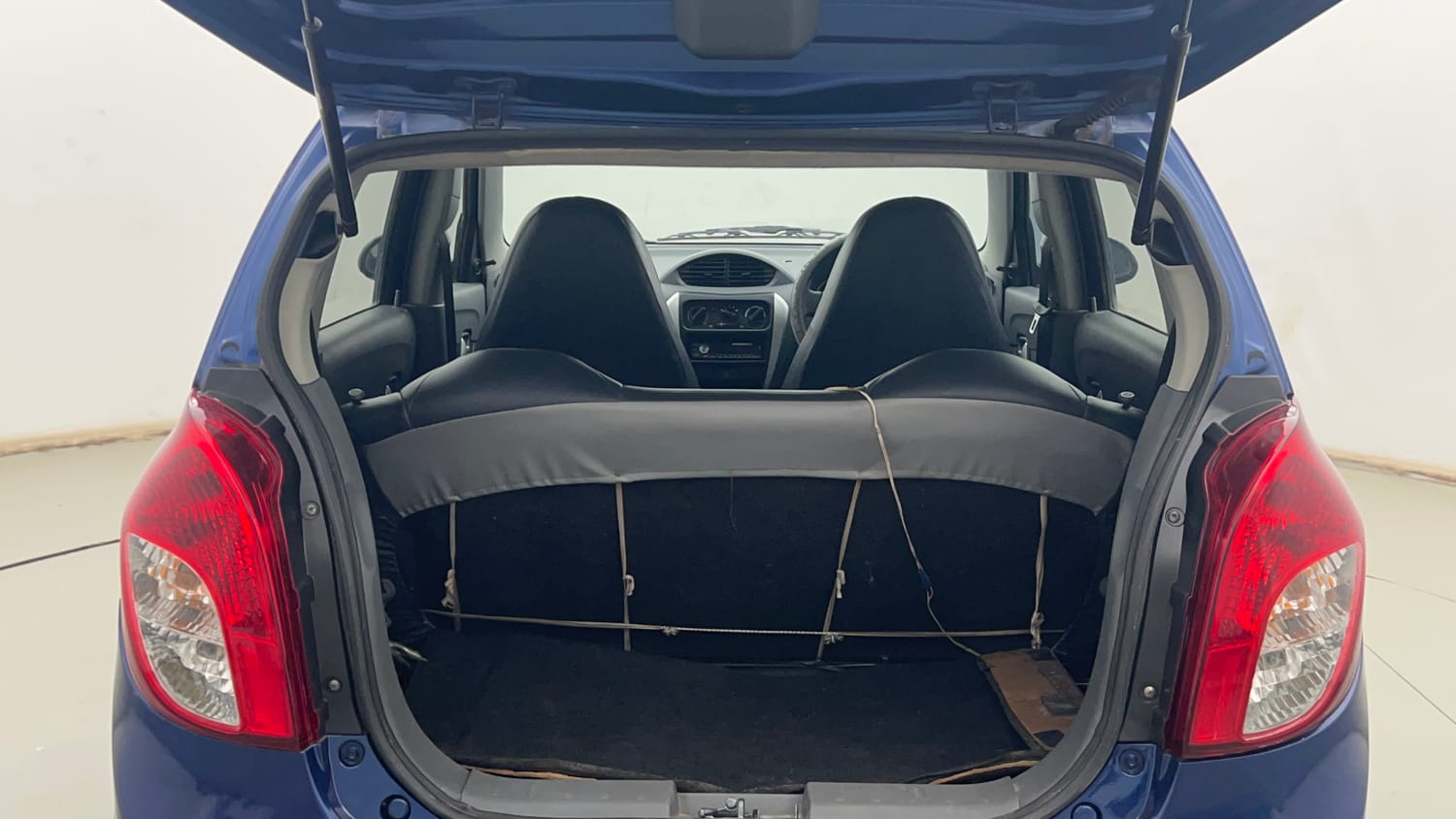 Used 2014 Maruti Suzuki Alto 800 Lxi Petrol Manual interior DICKY INSIDE VIEW