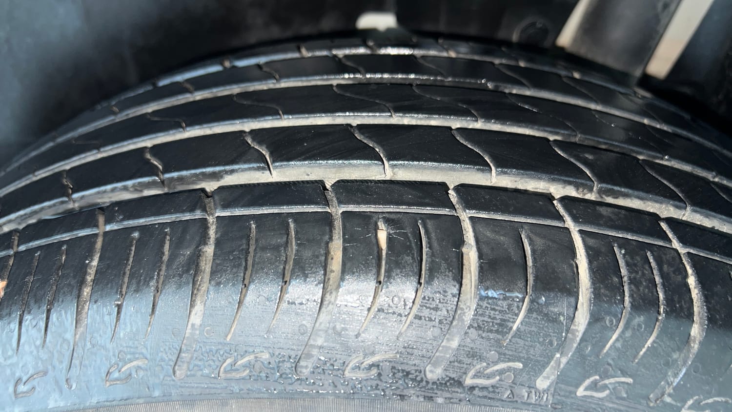Used 2023 Maruti Suzuki Brezza VXi Petrol Manual tyres LEFT REAR TYRE TREAD VIEW