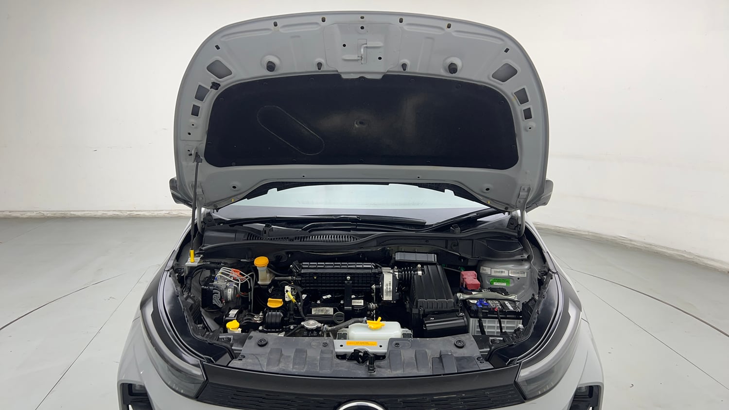Used 2025 Tata Altroz Accomplished Plus S Petrol 6DCT Petrol Automatic engine ENGINE & BONNET OPEN FRONT VIEW