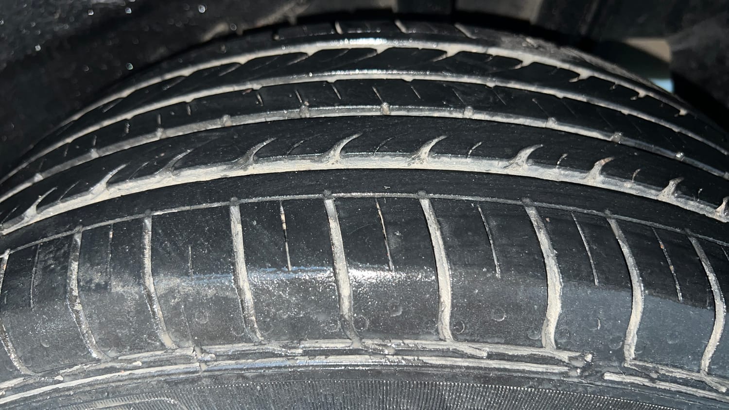 Used 2019 Tata Nexon XM Petrol Manual tyres LEFT FRONT TYRE TREAD VIEW