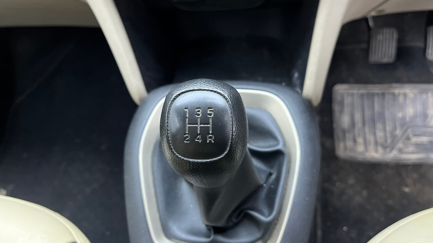 Used 2022 Hyundai Santro Sportz Petrol Manual interior GEAR  KNOB VIEW