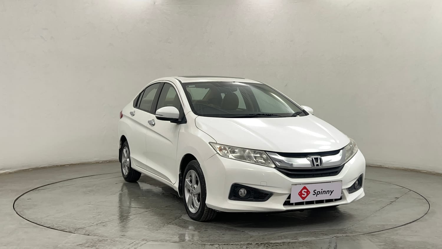 Used 2016 Honda City VX Diesel Diesel Manual exterior RIGHT FRONT CORNER VIEW