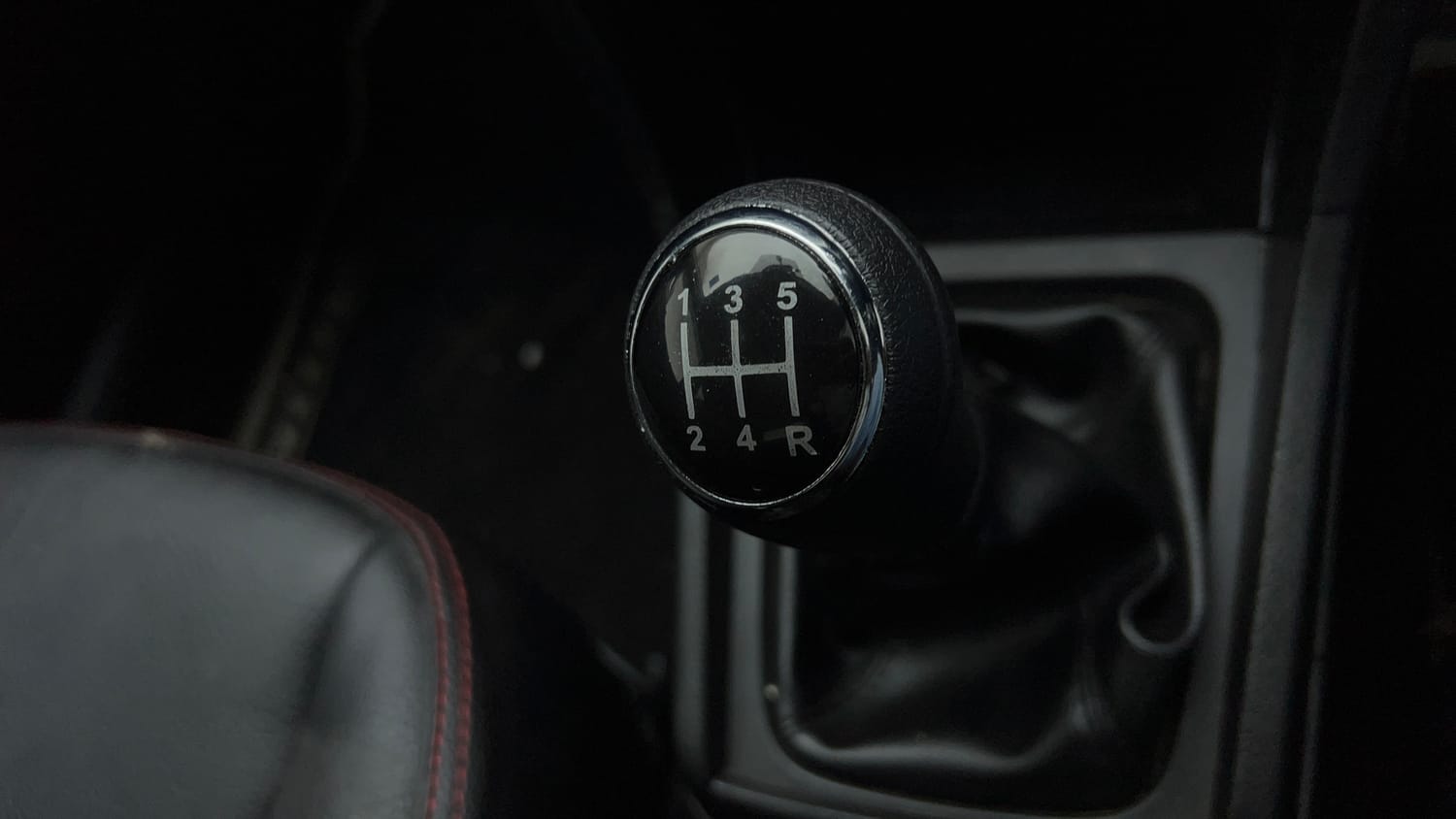 Used 2021 maruti-suzuki Vitara Brezza LXi Petrol Manual interior GEAR  KNOB VIEW