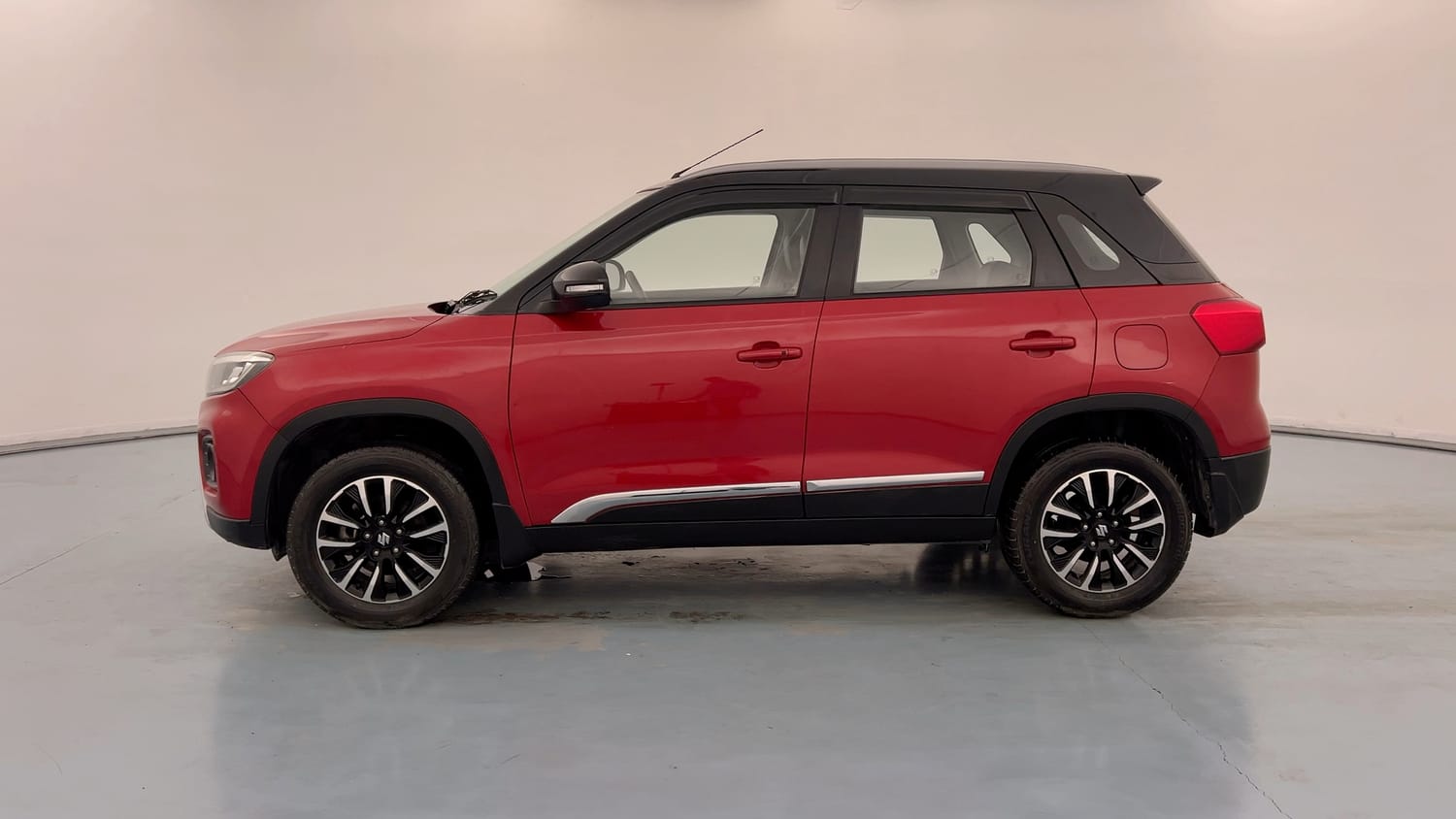 Used 2021 Maruti Suzuki Vitara Brezza [2020-2022] ZXI Plus Dual Tone Petrol Manual exterior LEFT SIDE VIEW