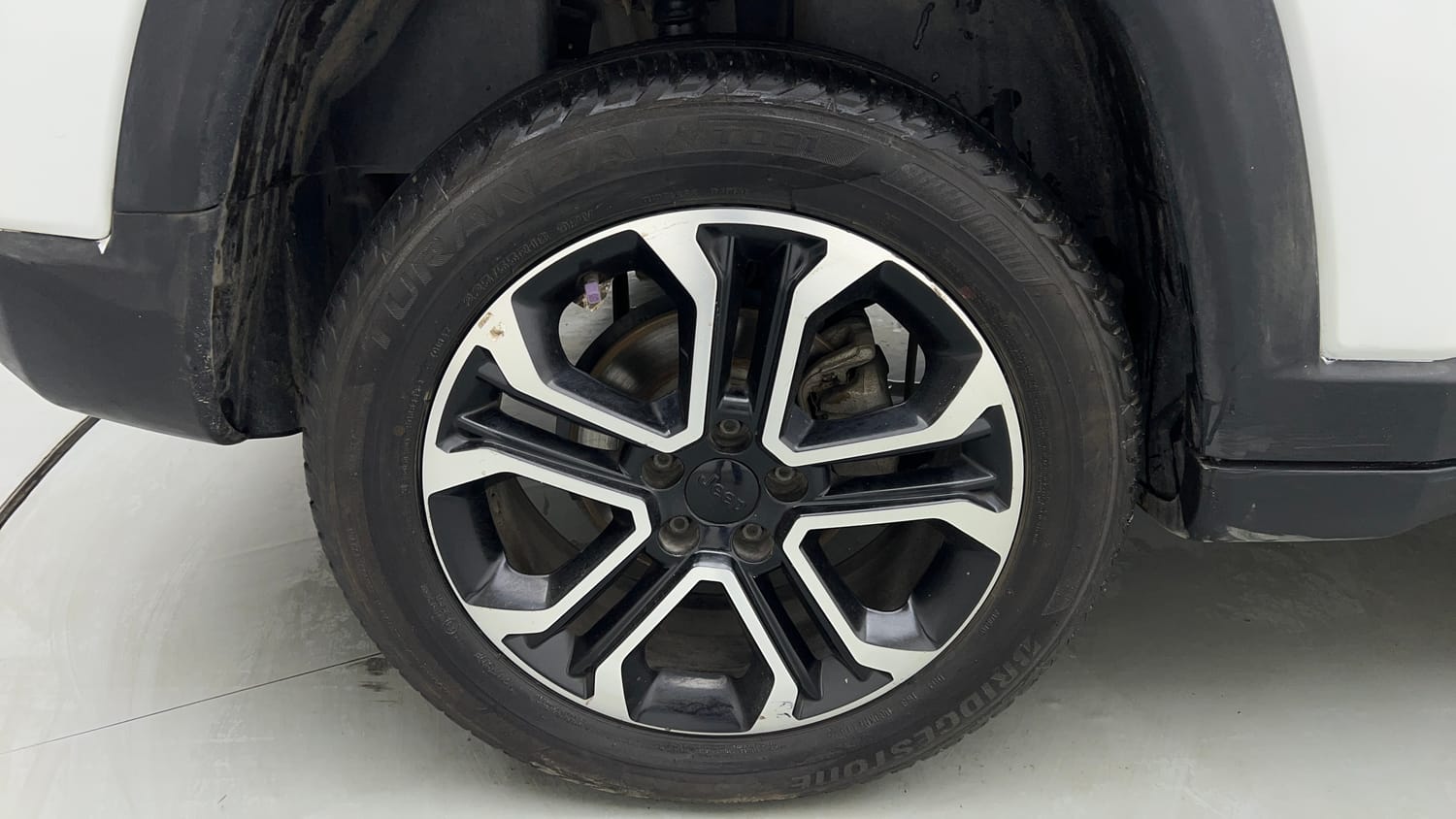 Used 2021 Jeep Compass Limited (O) 2.0 Diesel Diesel Manual tyres RIGHT REAR TYRE RIM VIEW