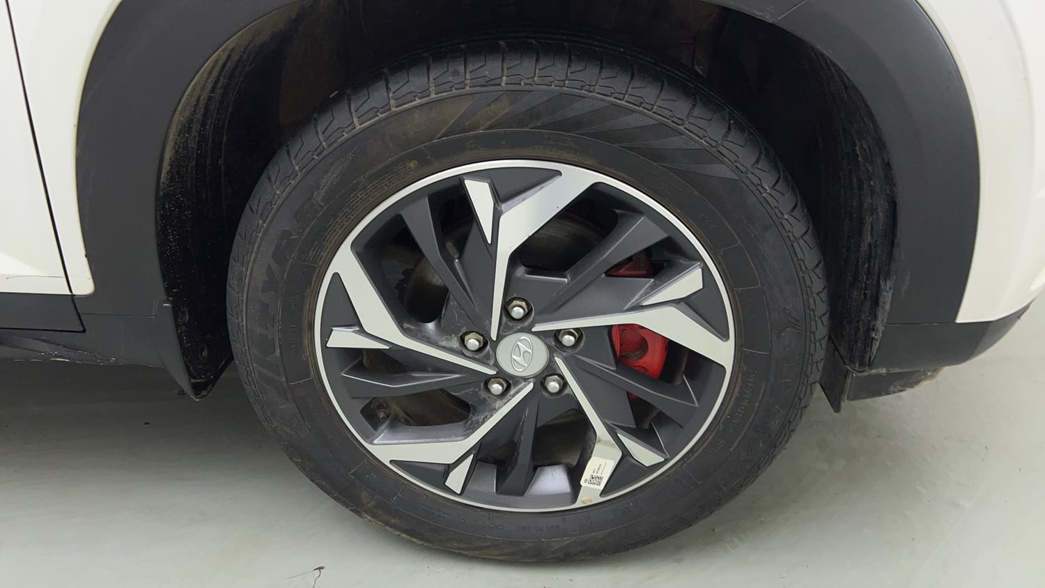 Used 2023 Hyundai Creta E 1.5 Petrol Petrol Manual tyres RIGHT FRONT TYRE RIM VIEW
