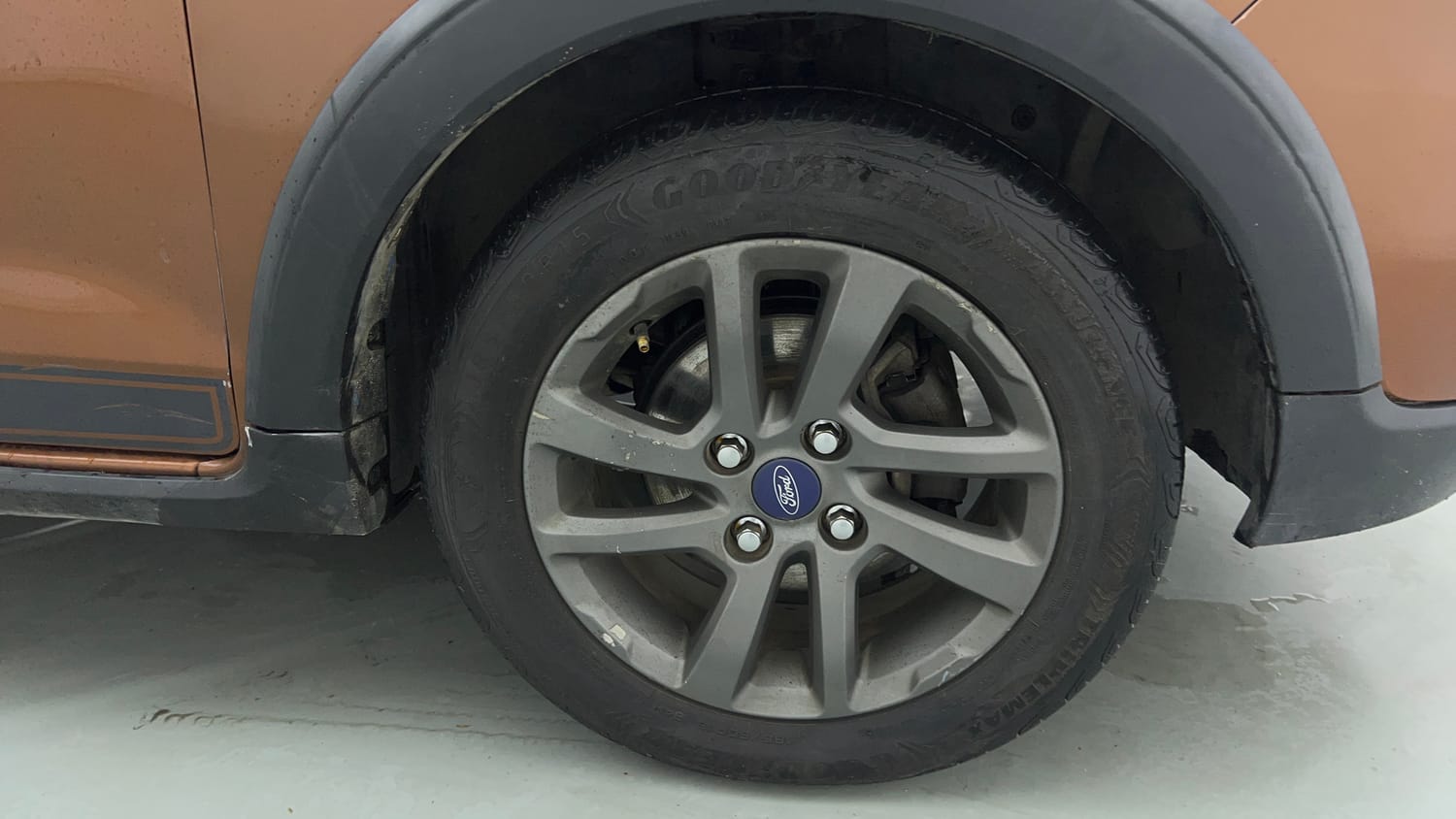 Used 2018 Ford Freestyle Titanium 1.2 Ti-VCT Petrol Manual tyres RIGHT FRONT TYRE RIM VIEW