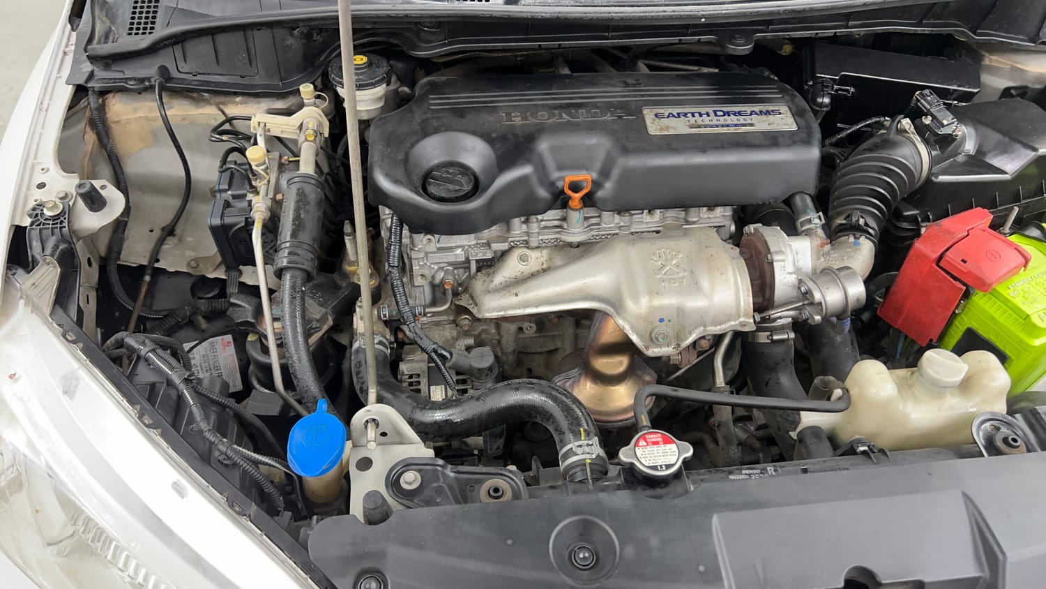 Used 2016 Honda City VX Diesel Diesel Manual engine ENGINE RIGHT SIDE VIEW