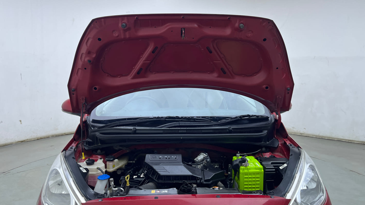 Used 2022 Hyundai Santro Sportz Petrol Manual engine ENGINE & BONNET OPEN FRONT VIEW