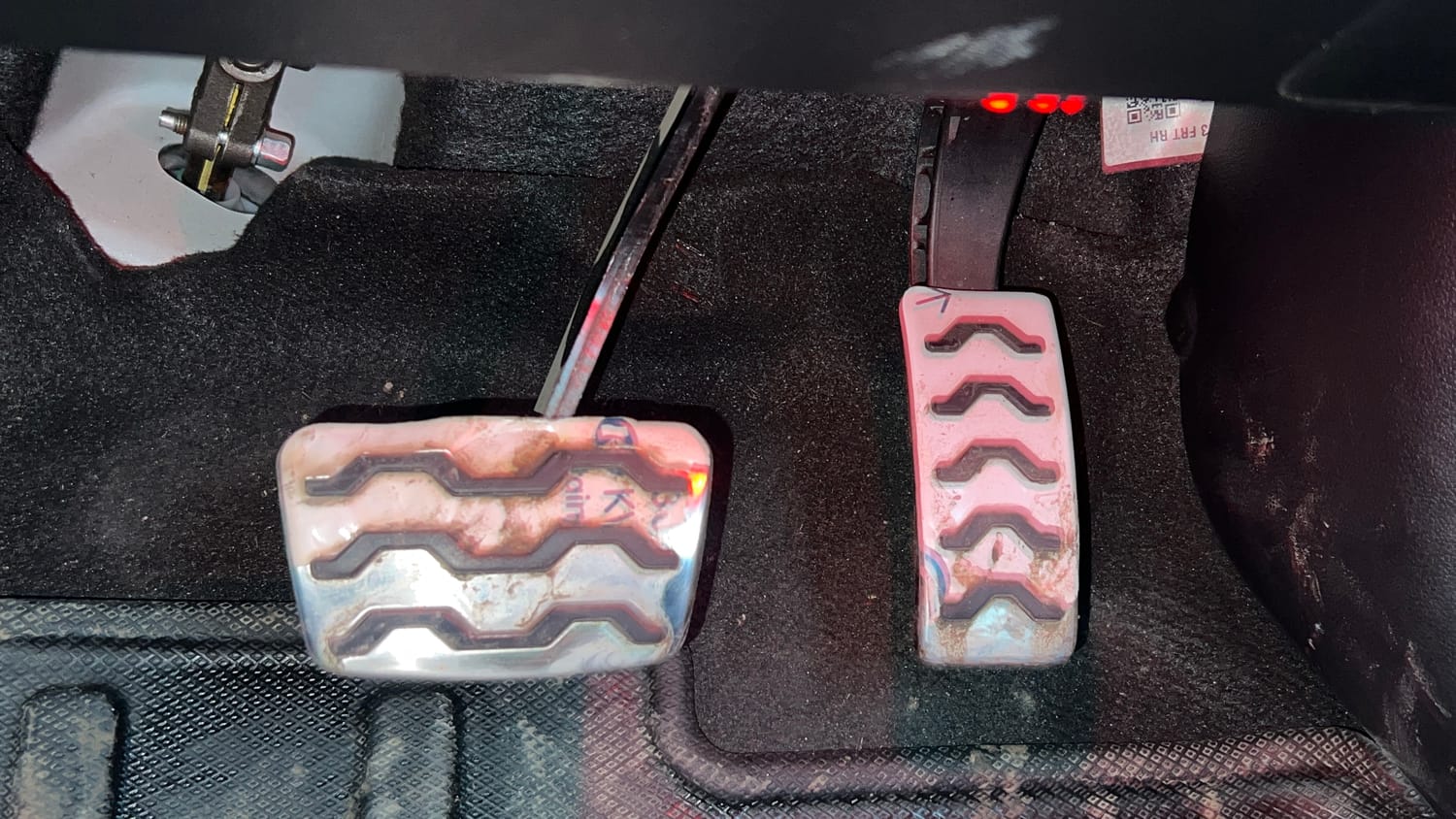 Used 2023 Hyundai i20 N Line N8 1.0 Turbo DCT Petrol Automatic interior PEDALS VIEW