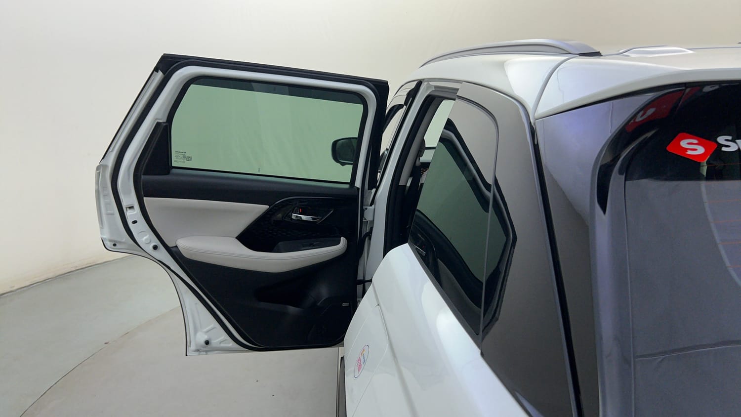 Used 2026 Maruti Suzuki Victoris ZXI+ (O) MT 2W Petrol Manual interior LEFT REAR DOOR OPEN VIEW