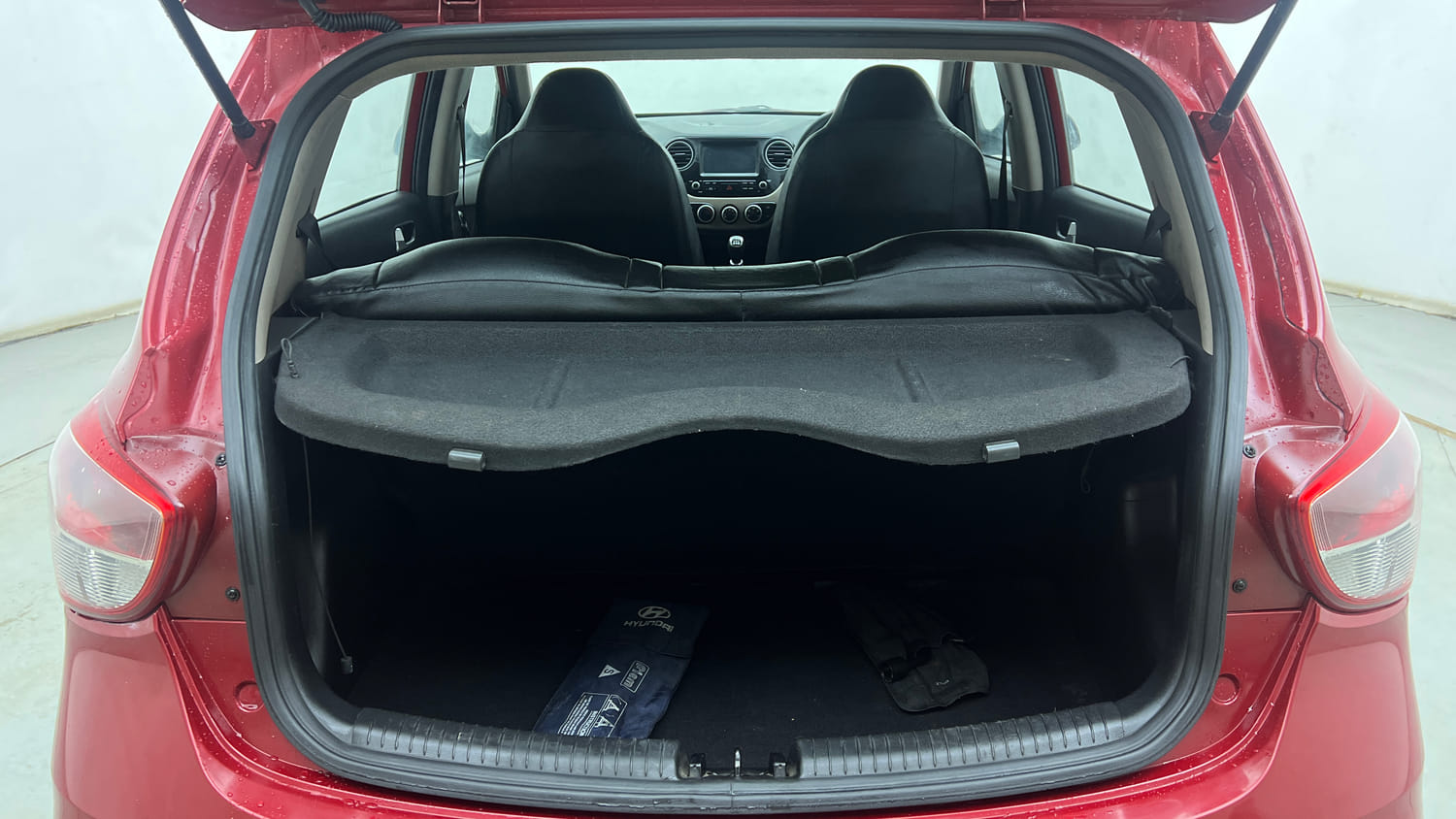 Used 2019 Hyundai Grand i10 Sportz 1.2 Kappa VTVT Petrol Manual interior DICKY INSIDE VIEW