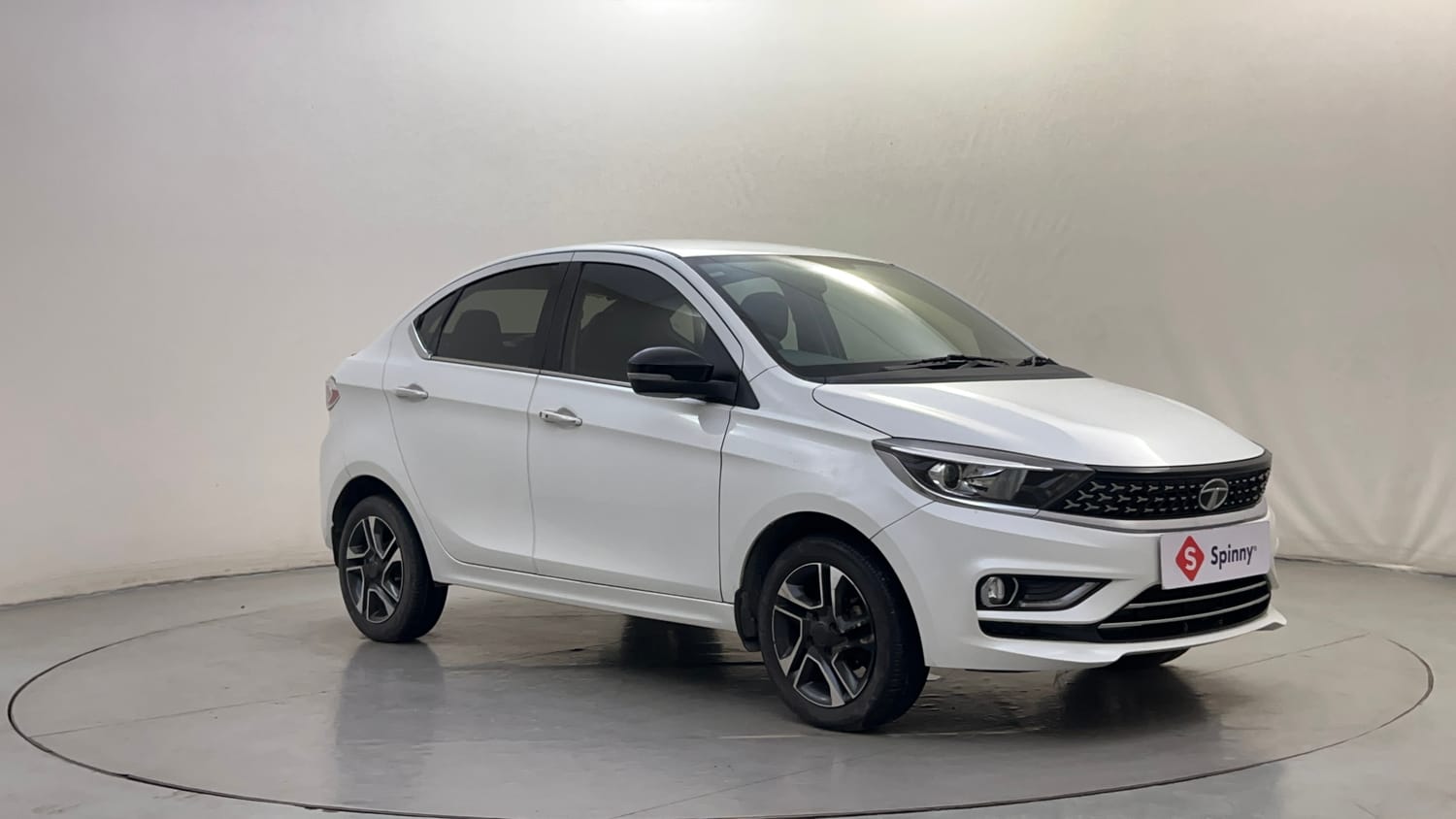 Used 2021 Tata Tigor XZ Plus Petrol Manual exterior RIGHT FRONT CORNER VIEW