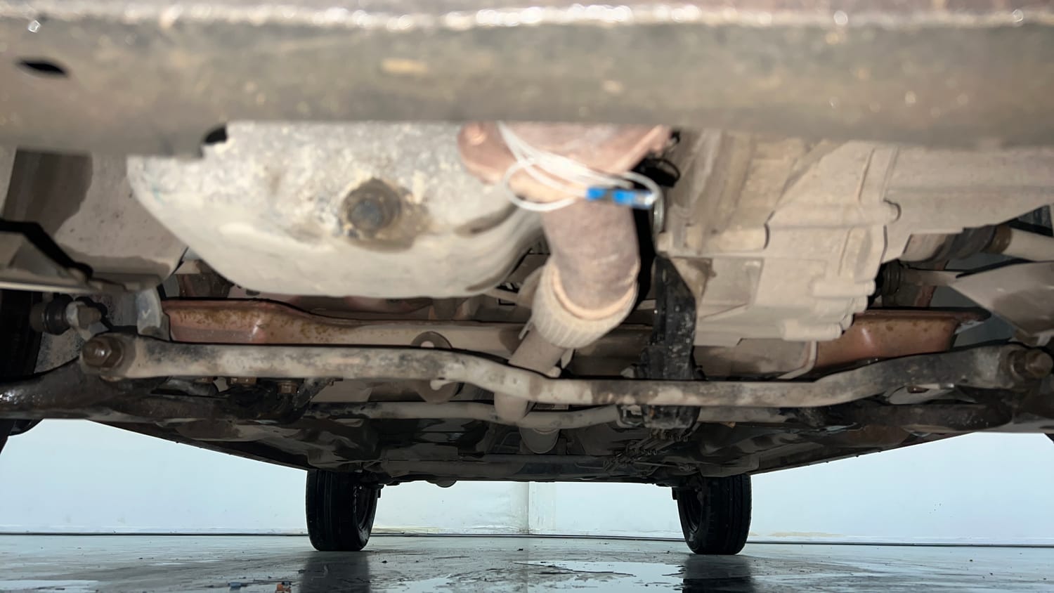 Used 2022 Tata Tiago XZ Plus CNG Cng Manual extra FRONT LEFT UNDERBODY VIEW