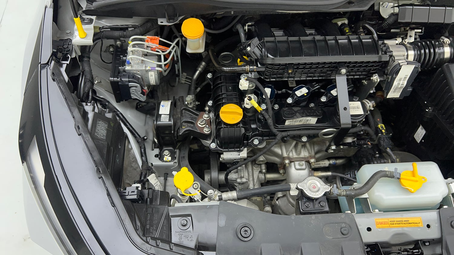 Used 2025 Tata Altroz Accomplished Plus S Petrol 6DCT Petrol Automatic engine ENGINE RIGHT SIDE VIEW