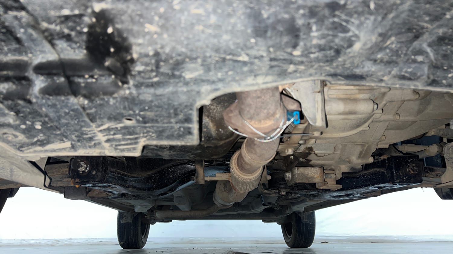 Used 2022 Tata Nexon XM (S) Petrol Manual extra FRONT LEFT UNDERBODY VIEW