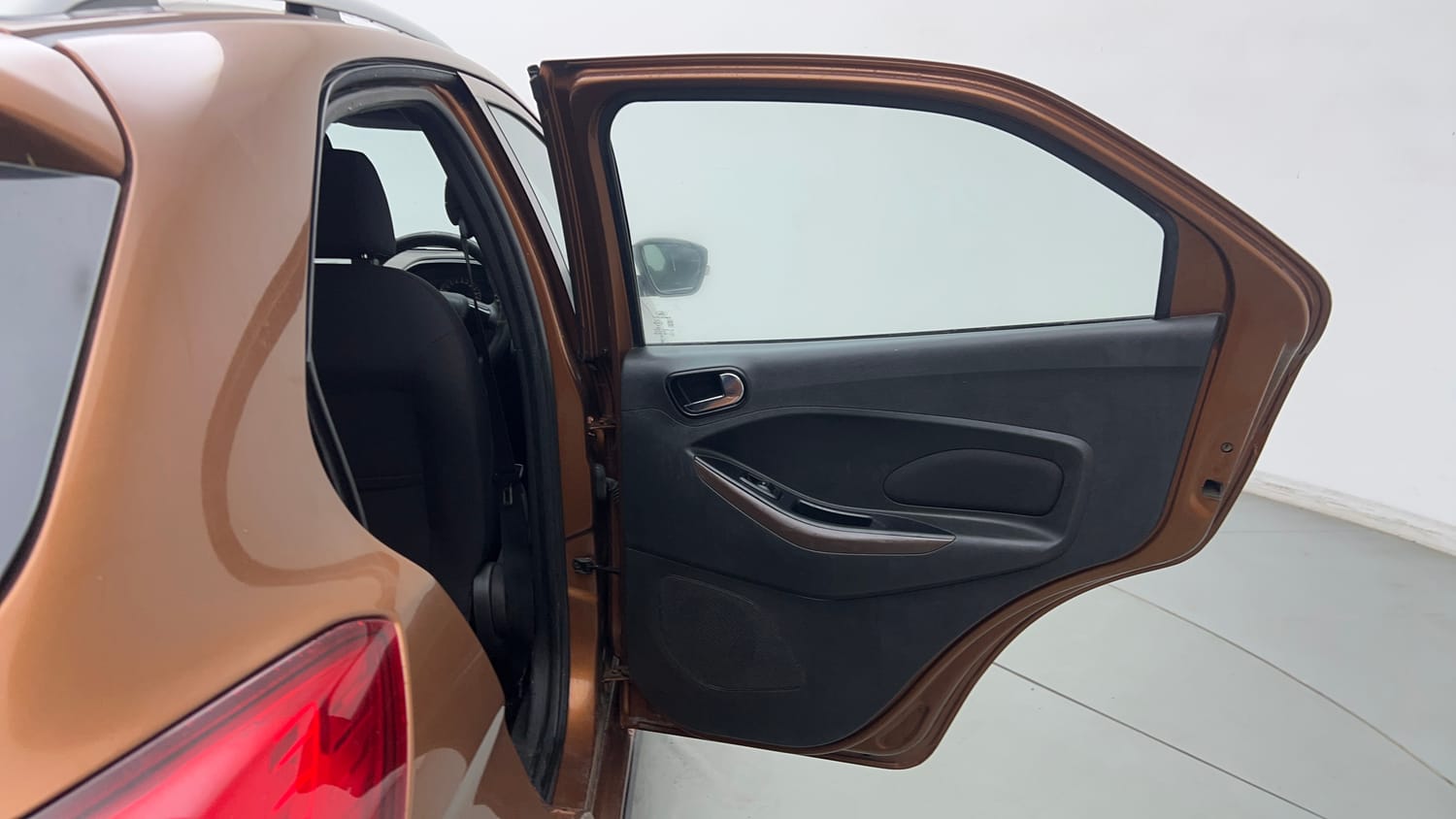 Used 2018 Ford Freestyle Titanium 1.2 Ti-VCT Petrol Manual interior RIGHT REAR DOOR OPEN VIEW