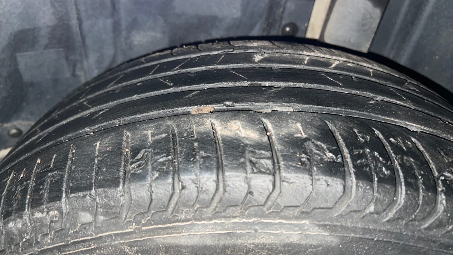 Used 2023 Skoda Slavia Style 1.0L TSI AT Petrol Automatic tyres LEFT REAR TYRE TREAD VIEW