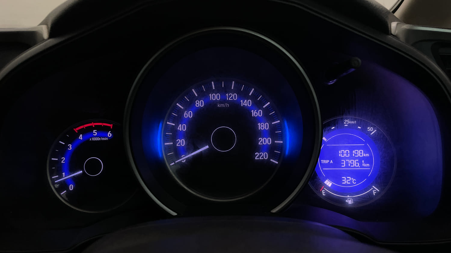 Used 2016 Honda Jazz VX Diesel Diesel Manual interior CLUSTERMETER VIEW