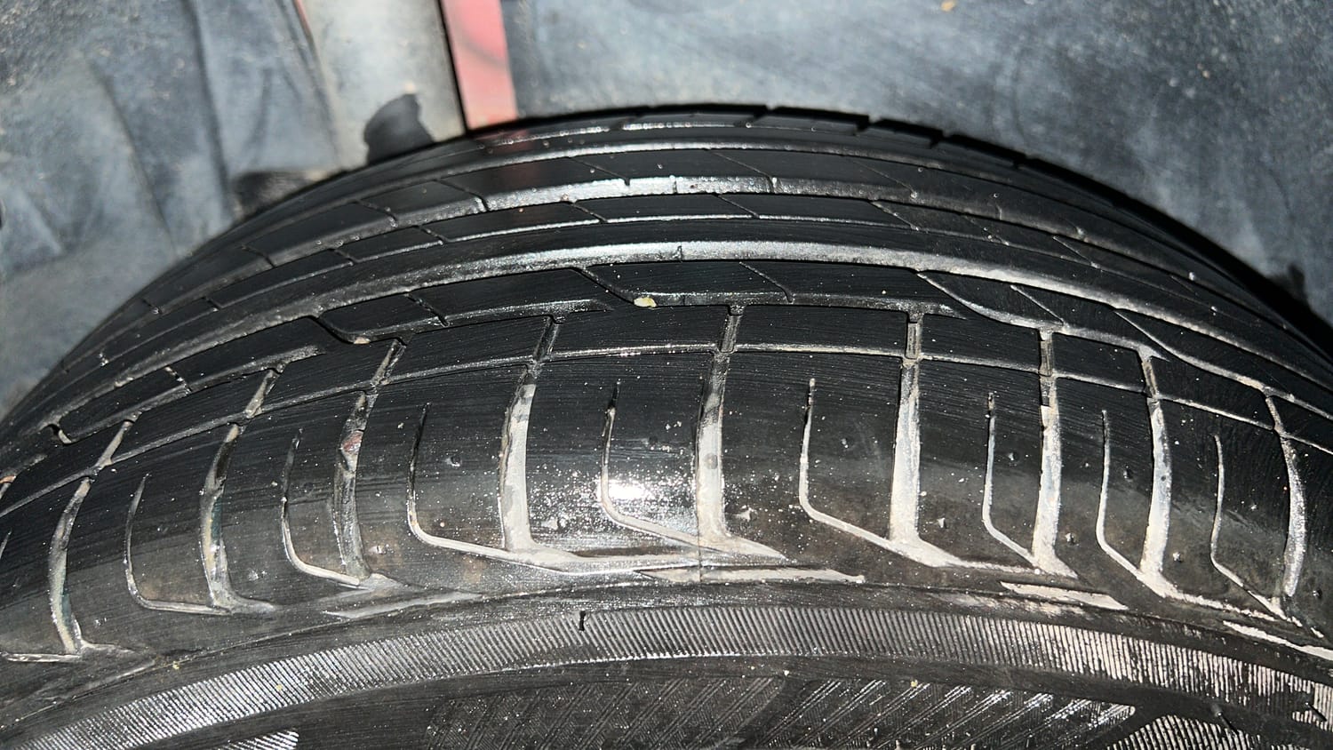 Used 2021 Maruti Suzuki Vitara Brezza [2020-2022] ZXI Plus Dual Tone Petrol Manual tyres RIGHT REAR TYRE TREAD VIEW