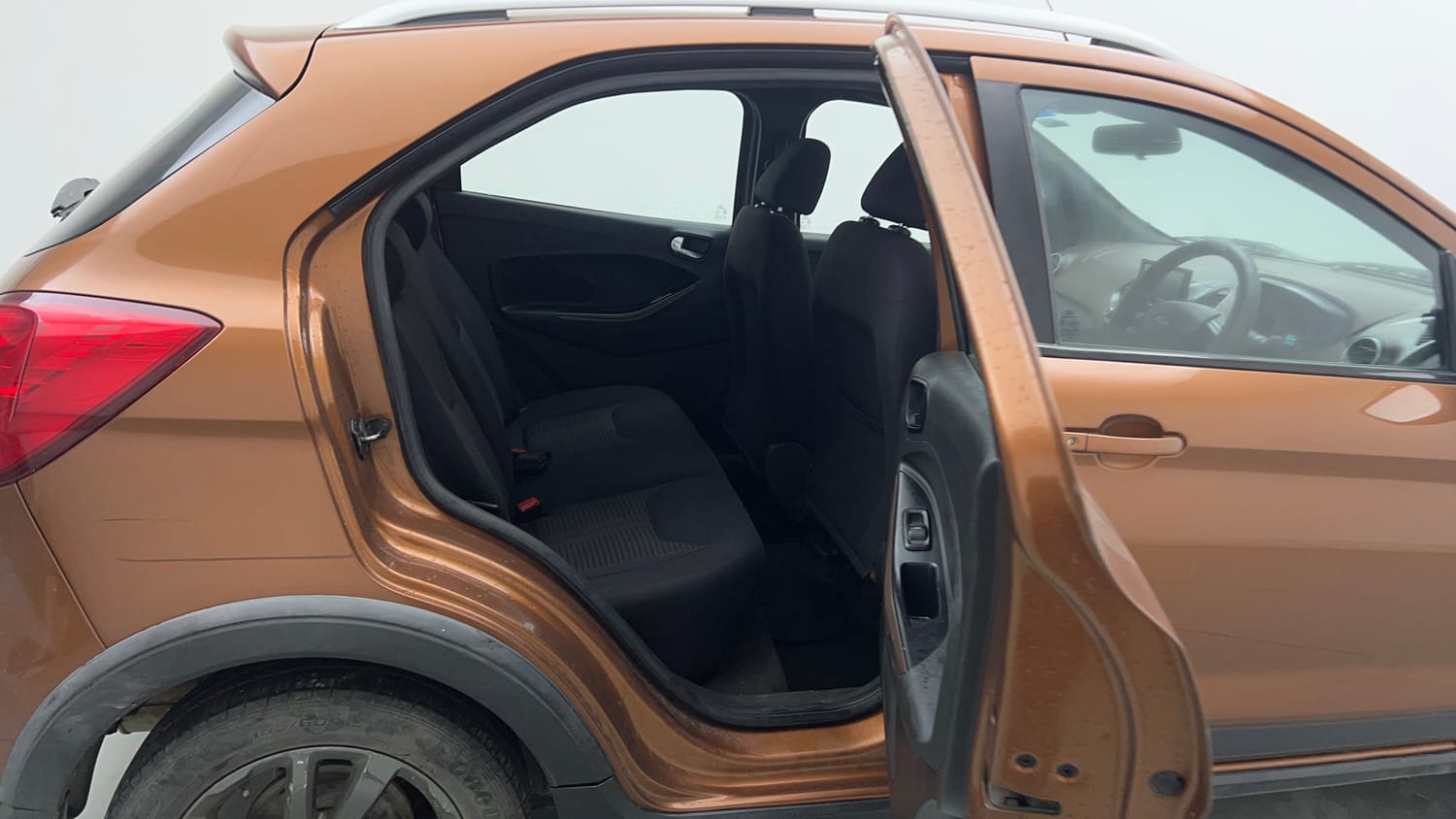 Used 2018 Ford Freestyle Titanium 1.2 Ti-VCT Petrol Manual interior RIGHT SIDE REAR DOOR CABIN VIEW