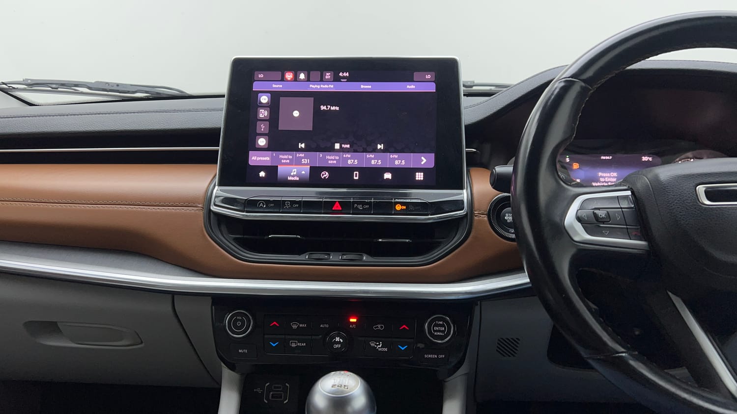 Used 2021 Jeep Compass Limited (O) 2.0 Diesel Diesel Manual interior MUSIC SYSTEM & AC CONTROL VIEW