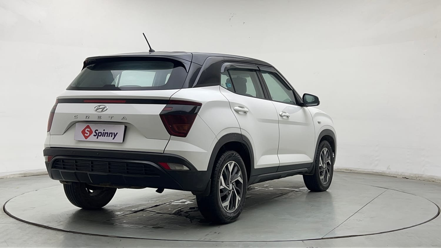 Used 2023 Hyundai Creta E 1.5 Petrol Petrol Manual exterior RIGHT REAR CORNER VIEW