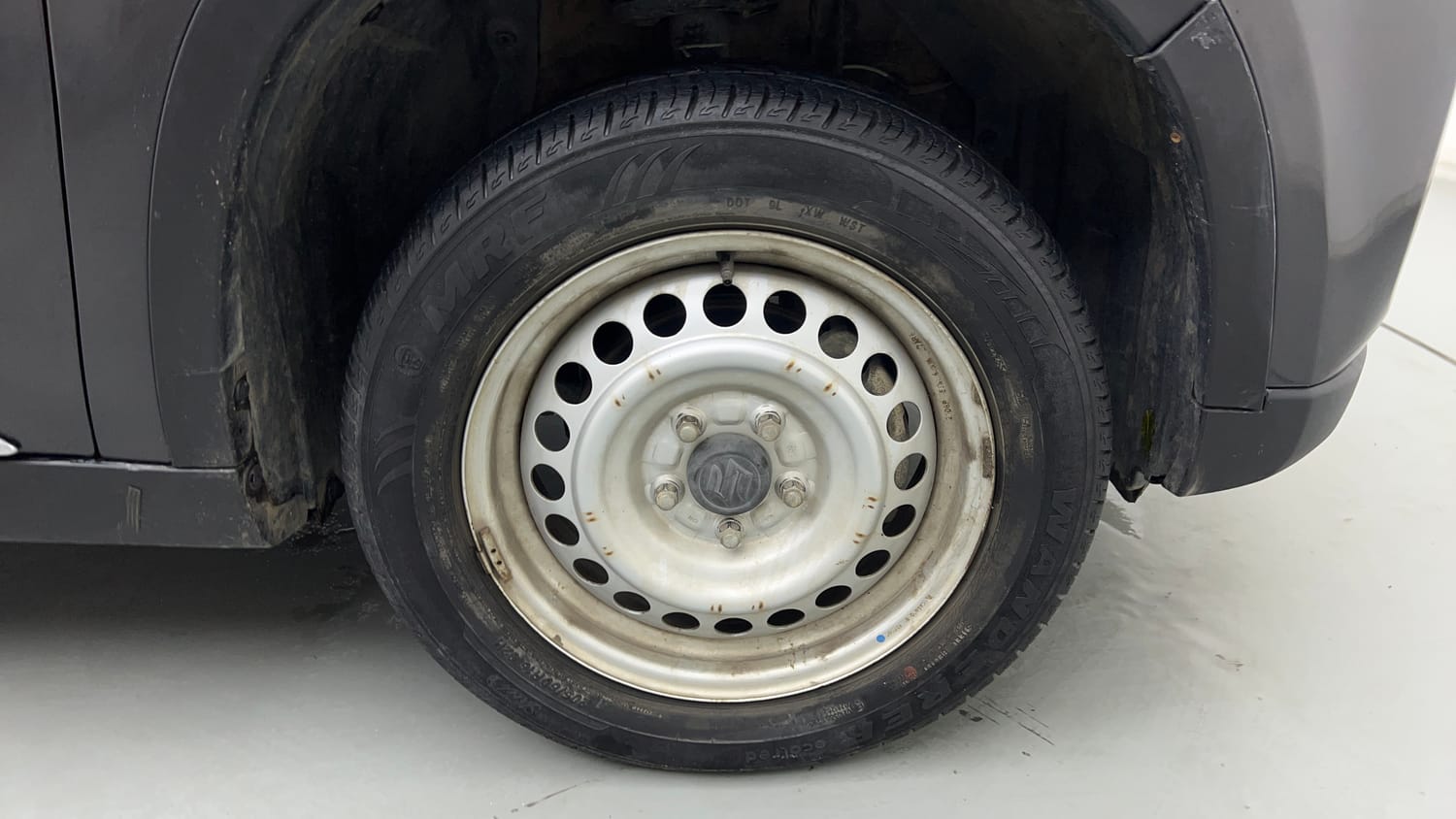 Used 2021 maruti-suzuki Vitara Brezza LXi Petrol Manual tyres RIGHT FRONT TYRE RIM VIEW