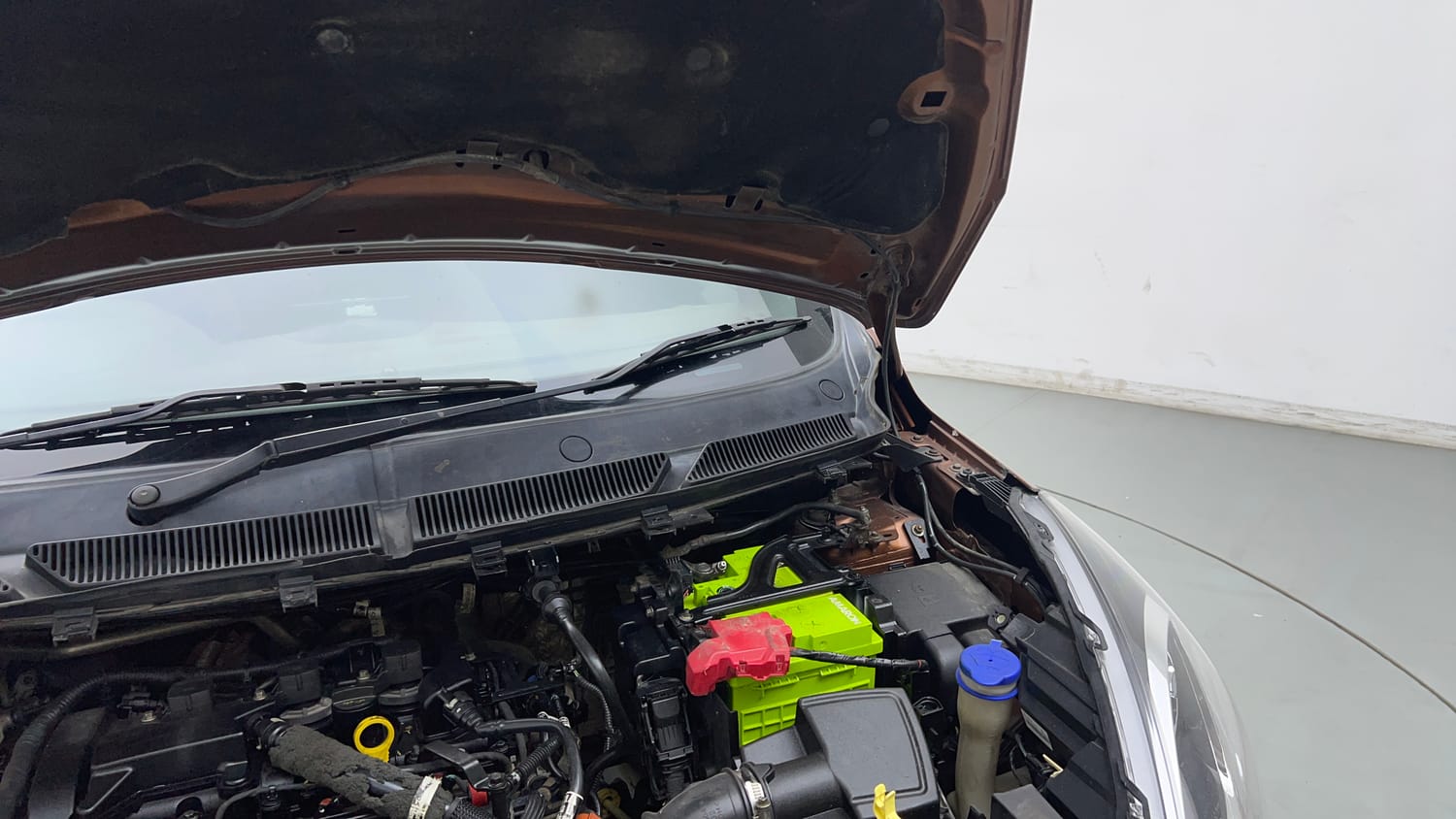 Used 2018 Ford Freestyle Titanium 1.2 Ti-VCT Petrol Manual engine ENGINE LEFT SIDE HINGE & APRON VIEW