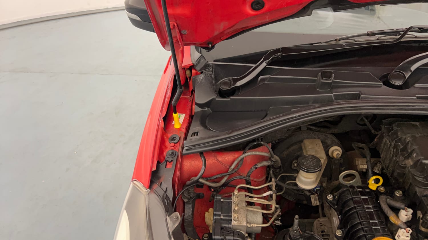 Used 2022 Tata Tiago XZ Plus CNG Cng Manual engine ENGINE RIGHT SIDE HINGE & APRON VIEW