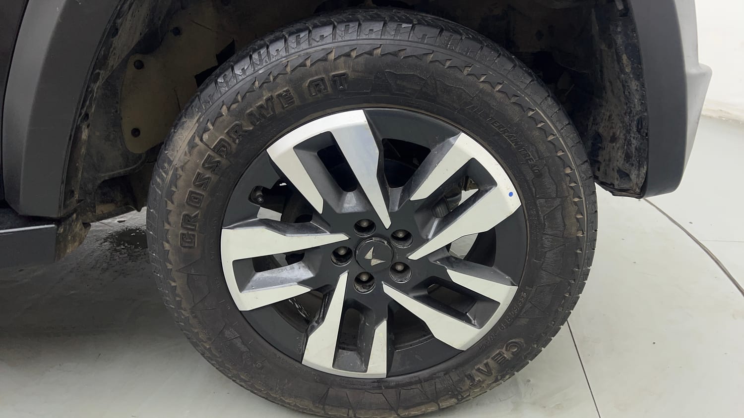 Used 2023 mahindra Thar LX Hard Top Diesel MT 4WD Diesel Manual tyres RIGHT FRONT TYRE RIM VIEW