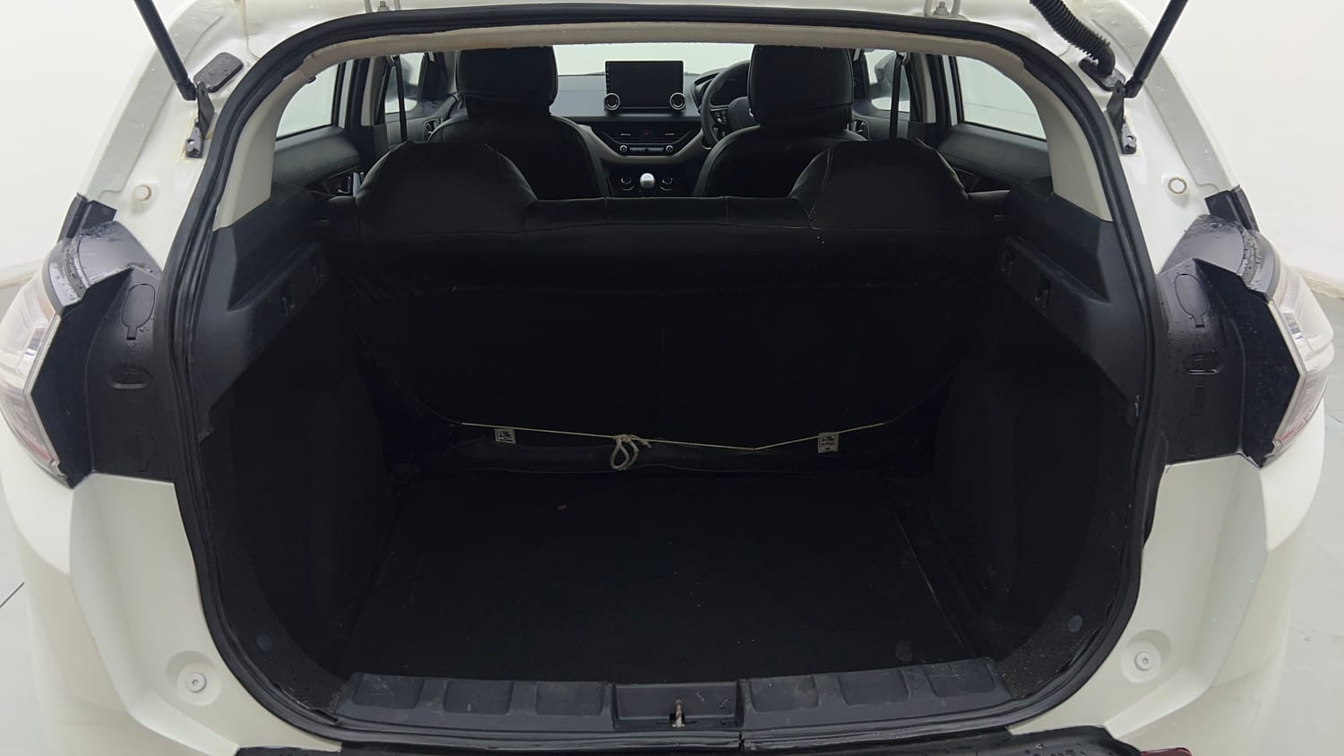 Used 2019 Tata Nexon XM Petrol Manual interior DICKY INSIDE VIEW