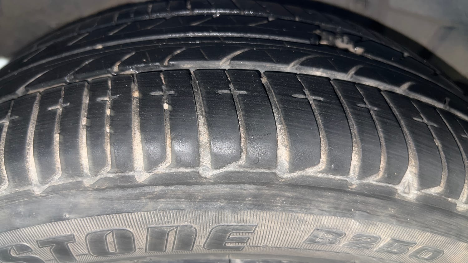 Used 2021 Tata Tigor XZ Plus Petrol Manual tyres RIGHT REAR TYRE TREAD VIEW