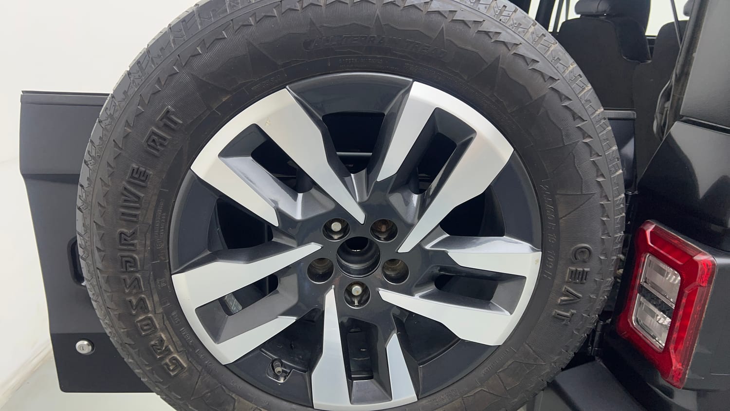 Used 2023 mahindra Thar LX Hard Top Diesel MT 4WD Diesel Manual tyres SPARE TYRE VIEW