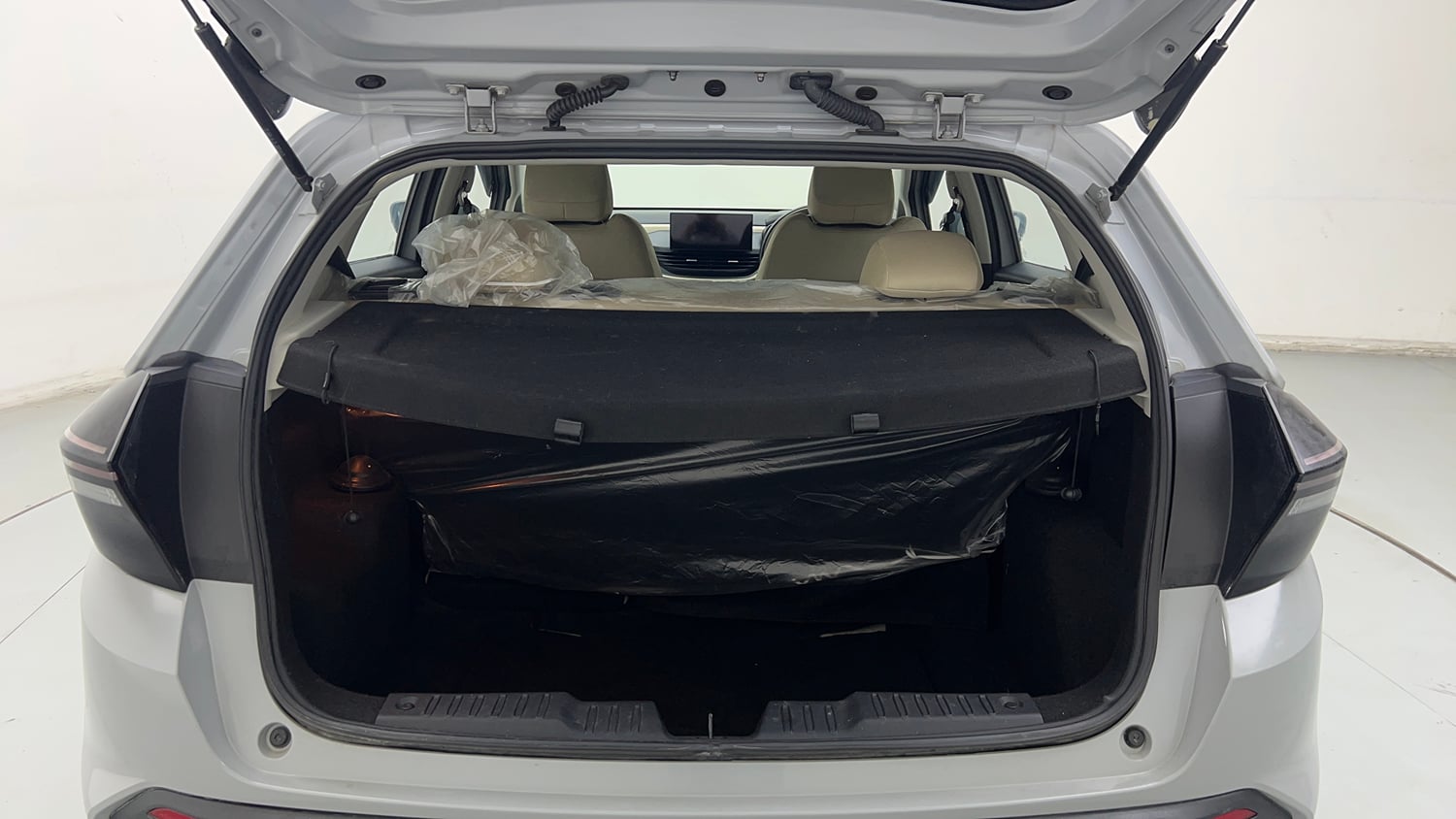 Used 2025 Tata Altroz Accomplished Plus S Petrol 6DCT Petrol Automatic interior DICKY INSIDE VIEW