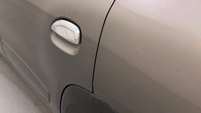Used 2016 Renault Kwid RXT Petrol Manual dents MINOR SCRATCH
