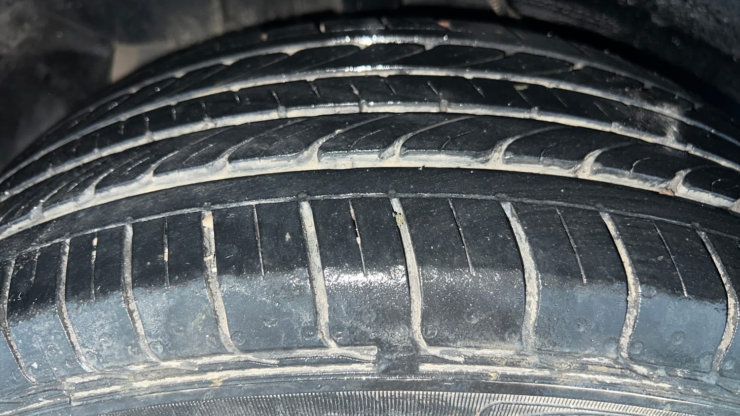 Used 2019 Tata Nexon XM Petrol Manual tyres RIGHT REAR TYRE TREAD VIEW