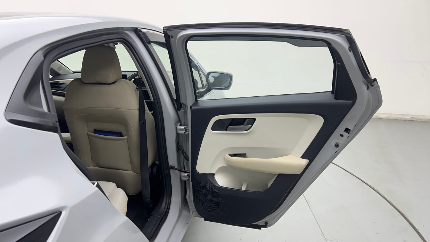 Used 2025 Tata Altroz Accomplished Plus S Petrol 6DCT Petrol Automatic interior RIGHT REAR DOOR OPEN VIEW
