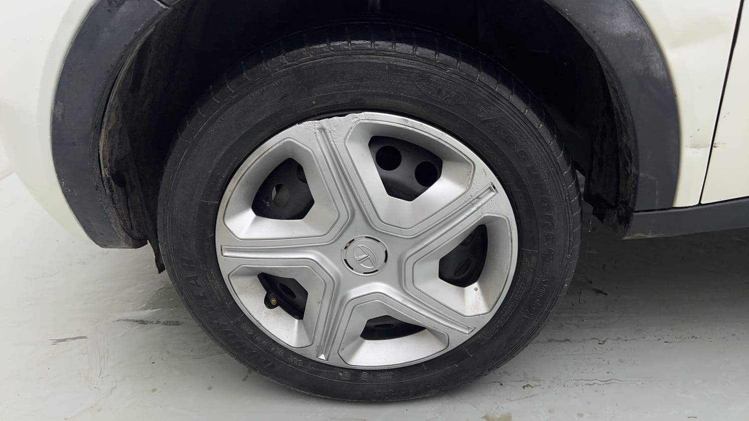 Used 2019 Tata Nexon XM Petrol Manual tyres LEFT REAR TYRE RIM VIEW